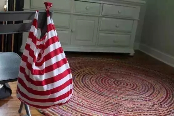 T恤衣服变形了该怎么处理,特别领子口变形要怎么办我们一起来分享(图5) T恤衣服变形了该怎么处理,特别领子口变形要怎么办我们一起来分享(图5)